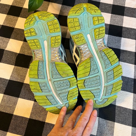 Asics GEL-Nimbus 18 Running Sneaker, Size 6.5 - Picture 5 of 7